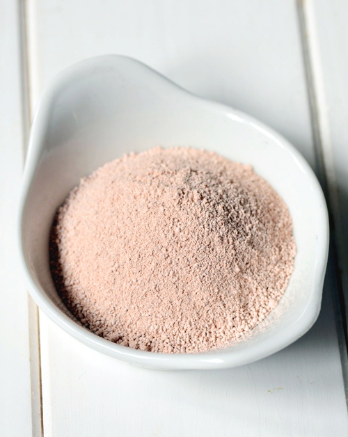 52125053 - rose clay or pink cosmetic clay for spa treatments